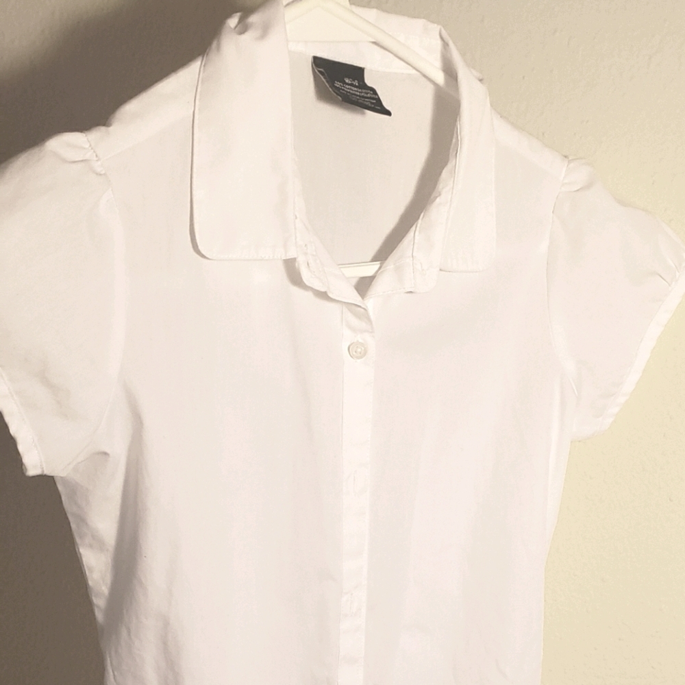 Girl's shirt